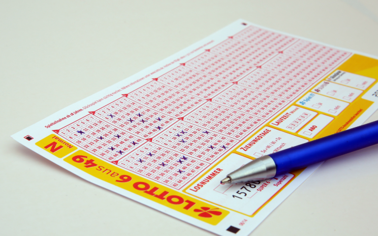 Ein zum Teil ausgefüllter Lottoschein, vielleicht gab es dafür auch eine Prämie?